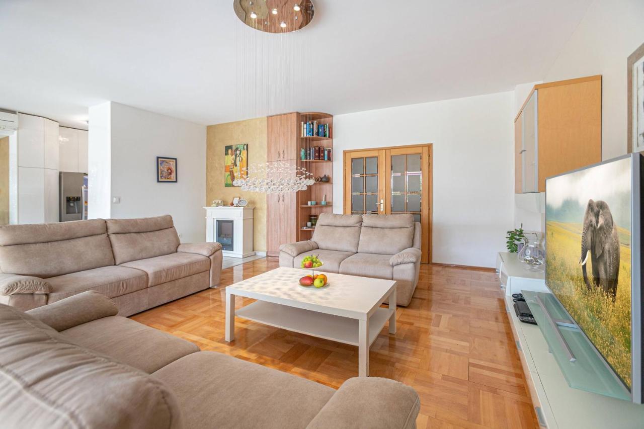 Apartment Relax Whit Big Terrace 170M2 Near The Beach Split Kültér fotó