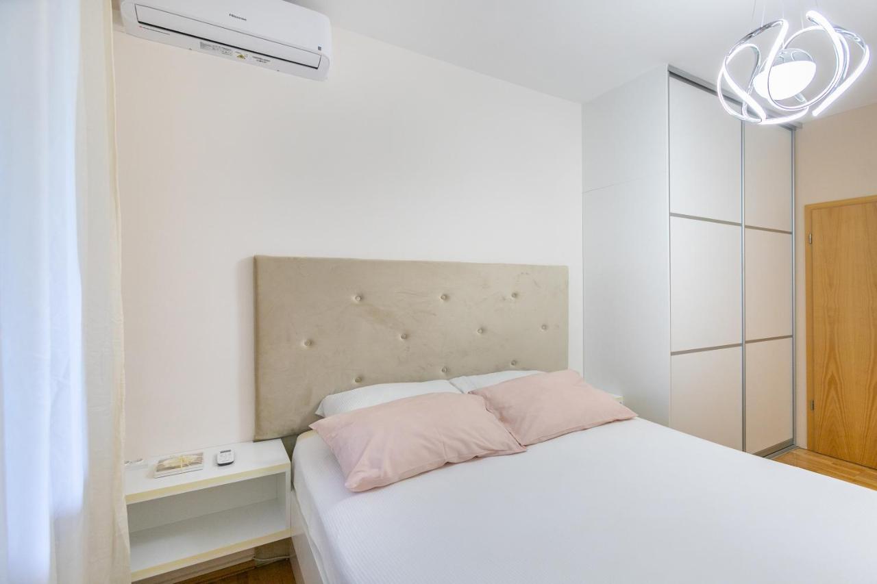 Apartment Relax Whit Big Terrace 170M2 Near The Beach Split Kültér fotó