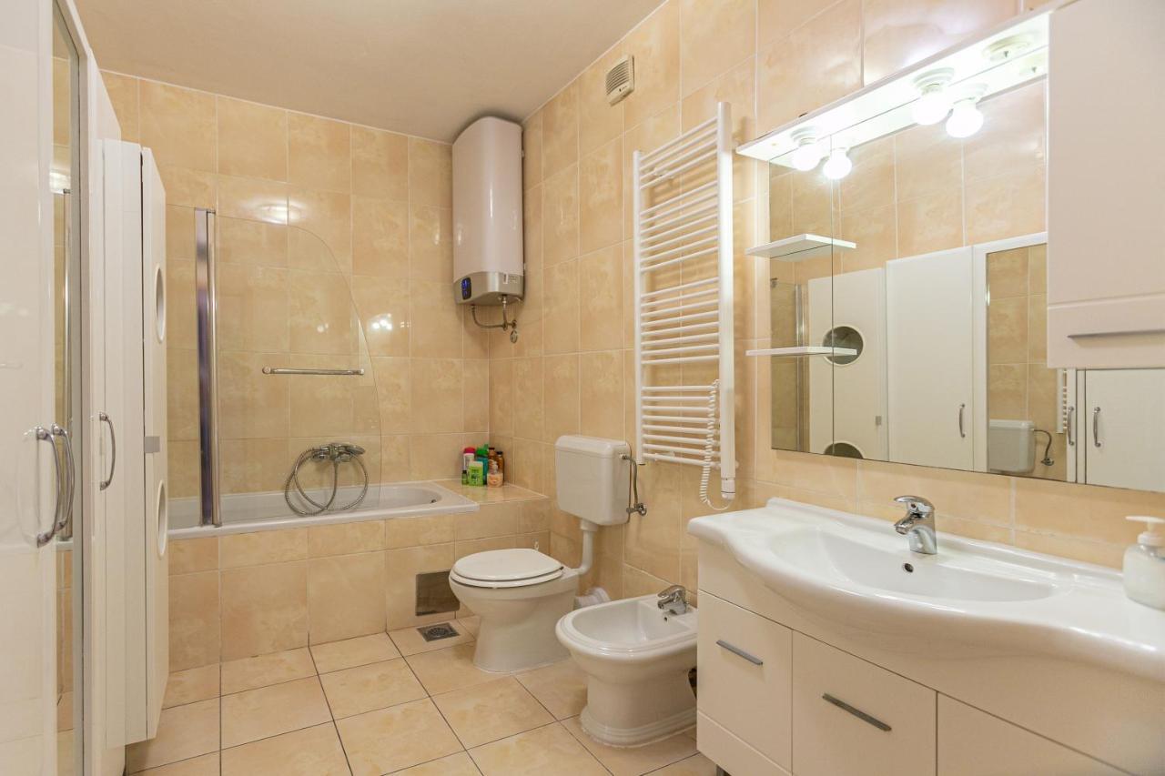 Apartment Relax Whit Big Terrace 170M2 Near The Beach Split Kültér fotó